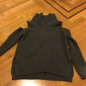turtle neck shoulder less sweater